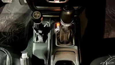 جيب رانجلر ( صحاري   V6 ) 2023 17