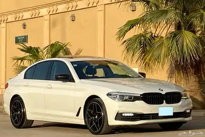 بي ام دبليو 520i 2020 1
