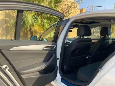 بي ام دبليو 520i 2020 24