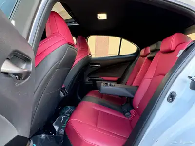 لكزس UX200 SPORTS 2021 33
