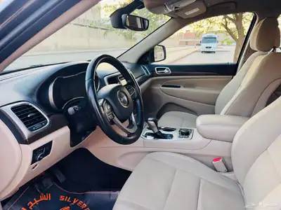 جراند شروكي لاريدو 2017(بحاله ممتازه) 9