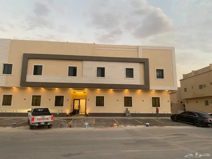 شقق للبيع في لبن الشرقي 0