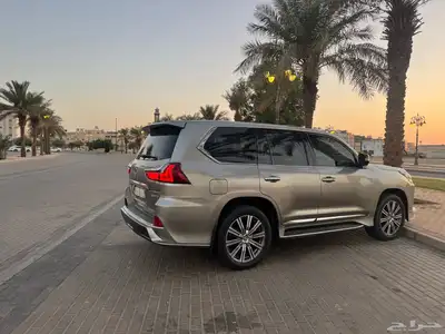 لكزس ال اكس 10
