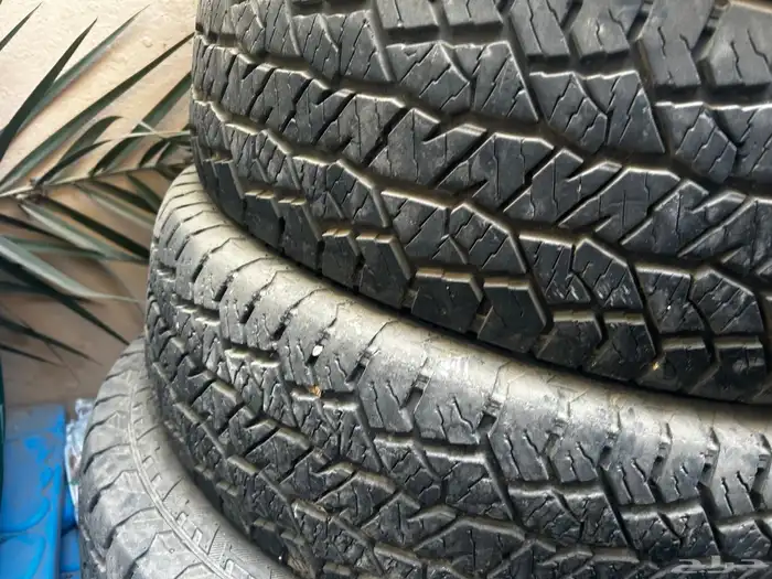 كفرات جيب نص حجري مقاس255 75R17. 115T 6