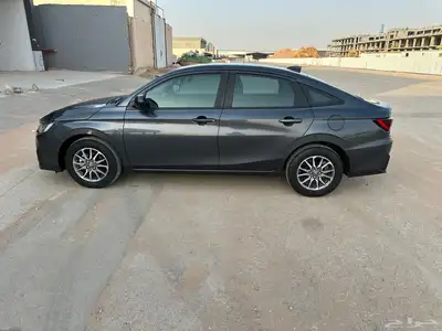 يارس مديل 2023 للبيع 5