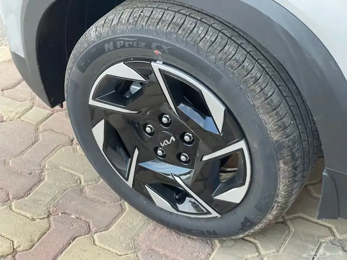 كيا سونيت LX 2025 عرض خاص عازل حراري مجاني 3