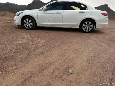للبيع هوندا اكورد 2010 او البدل 0