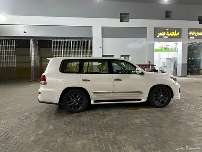 جيب لكزس2015 1