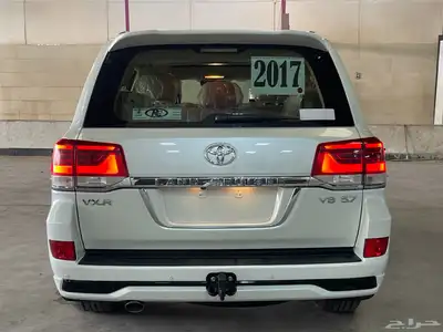 للبيع جيب لاندكروزر موديل 2017 في اكس ار مكينه كبيره 5 7 52