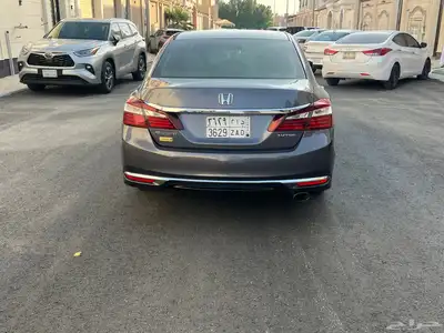 للبيع هوندا اكورد 2017 6