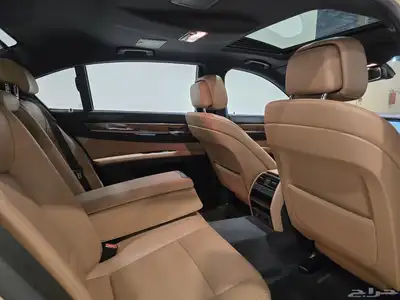 بي ام دبليو 740Li موديل 2011 بحالة ممتازة 8