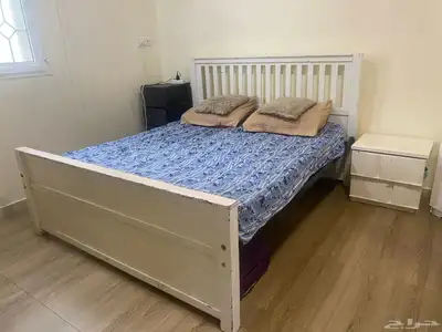 سرير نوم و2 كومدينو وتسريحة وادراج 0