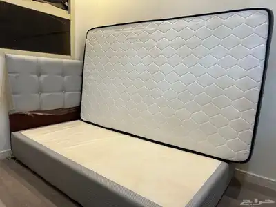 أثاث نظيف مستعمل للبيع سرير مرتبة طبية  مكيف   غسالة  كنبة 1