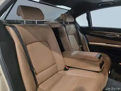 بي ام دبليو 740Li موديل 2011 بحالة ممتازة 7