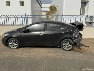 كيا سيراتو (تالف) قطع غيار فقط 4