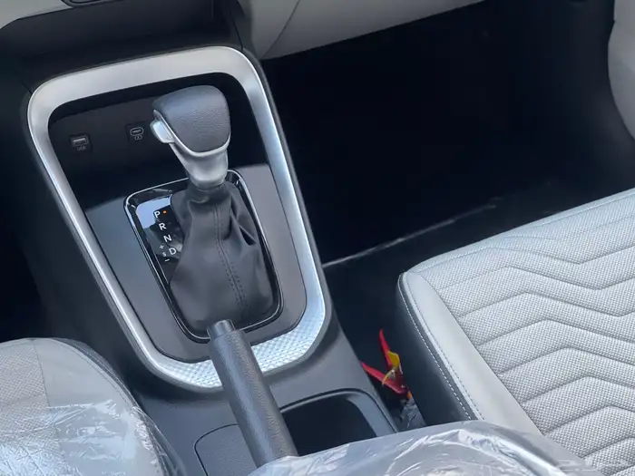 كيا سونيت LX 2025 عرض خاص عازل حراري مجاني 10