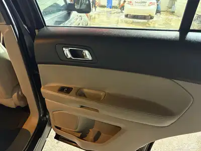ford explorer 4wd 2012 black colour 7