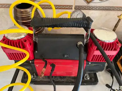 للبيع ماطور هواء سفاري ابو جمل الأحمر غني عن التعريف 1