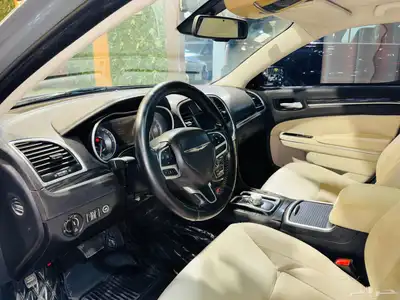 كرايزلر V6 2017 ( بحاله ممتازه) 5