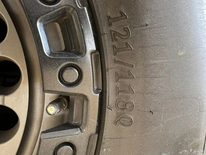 جنوط فيول 6 مسامير جمس سييرا مع كفرات نص حجريه 2