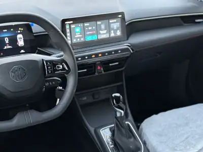 ام جي 3 2025 LX مع عازل حراري مجاني 12
