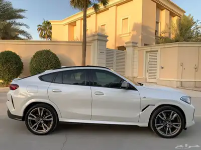 BMW X6 50i V8 2021 عداد قليل 15