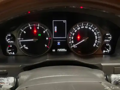 للبيع جيب لاندكروزر موديل 2017 في اكس ار مكينه كبيره 5 7 37