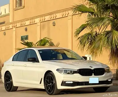 بي ام دبليو 520i 2020 2