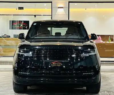 رنج روفر 2022 V8 HSEفل كامل ( بحالة ممتازة ) 2