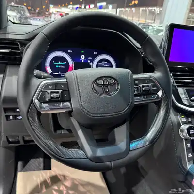 لاند كروزر Vxr بريمي فل كامل 2025 3