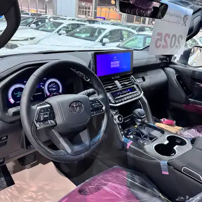 لاند كروزر Vxr بريمي فل كامل 2025 8