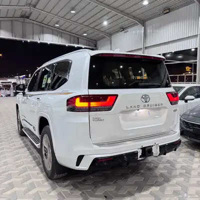 لاند كروزر Vxr بريمي فل كامل 2025 17
