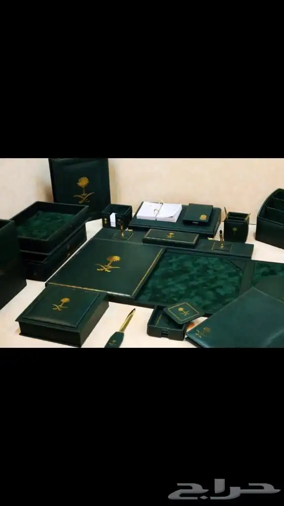 أطقم جلد مكتبية دروع نحاس مشغول مذهبة تقاوبم هدايا دعائية 75