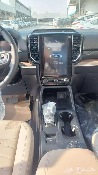فورد ايفرست XLT نص فل 2025 11