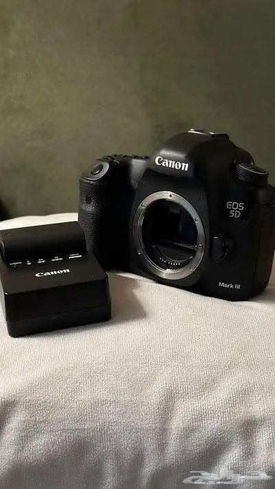 كاميرا كانون احترافيه 5D iii مع عدسه 50mm f1.8 1
