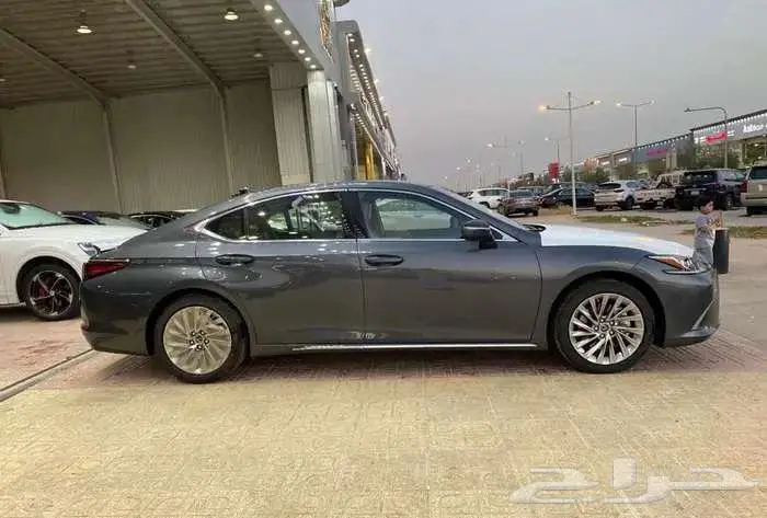 لكزس ES350 نص فل CC سعودي 2025 0