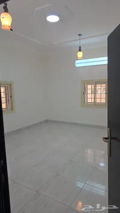 بيت للإيجار 13