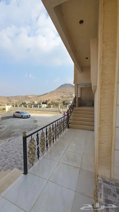 بيت للإيجار 12