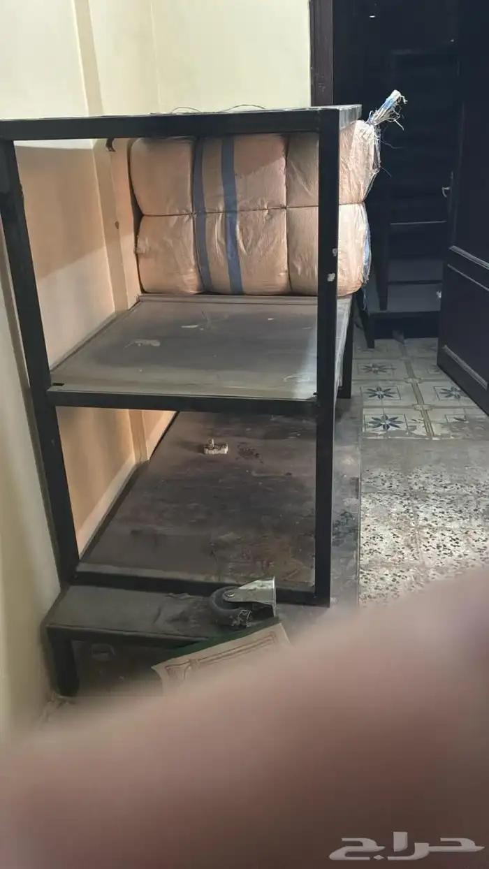 للبيع رف تخزين بضائع و درج كاشير محاسبة ستيل 2