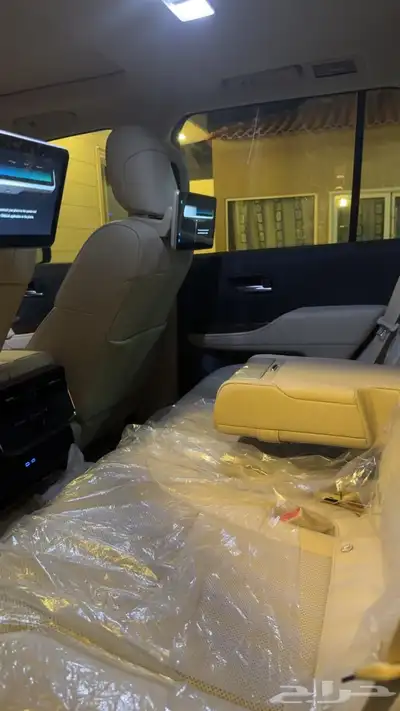 لاندكروزر فل كامل رقم 4 اللون اسود ماشي 29 الف وكاله حمايه 5
