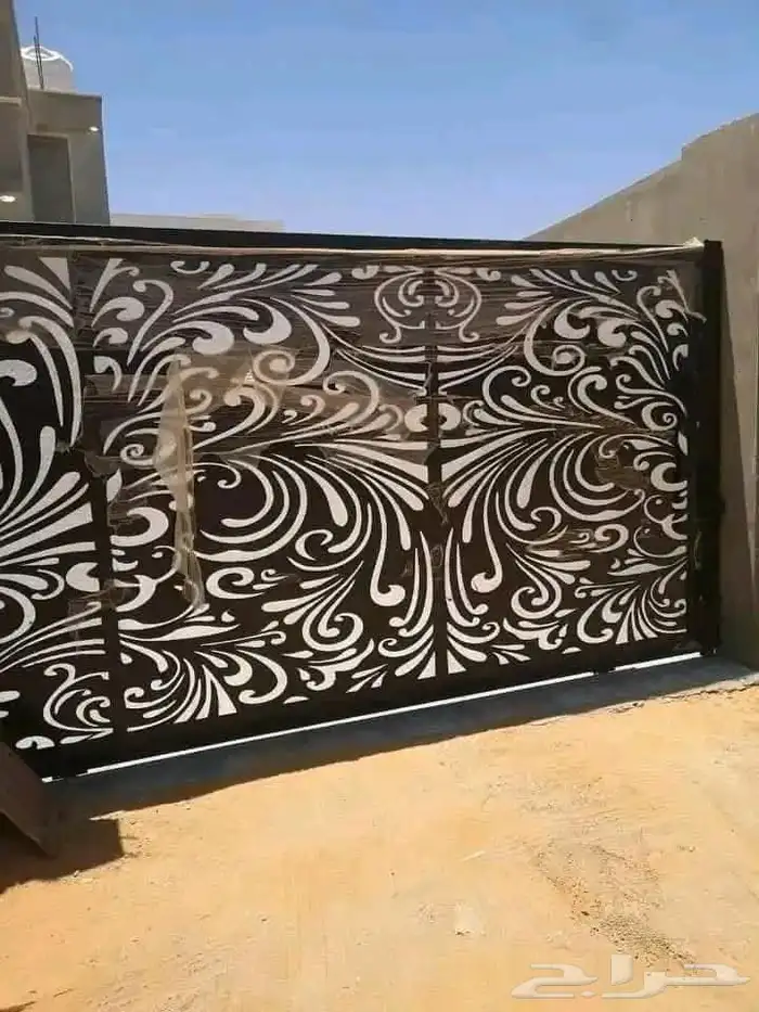 ورشة لعمل جميع انواع الحداده وقص المعادن والاكليرك والكلادي 38