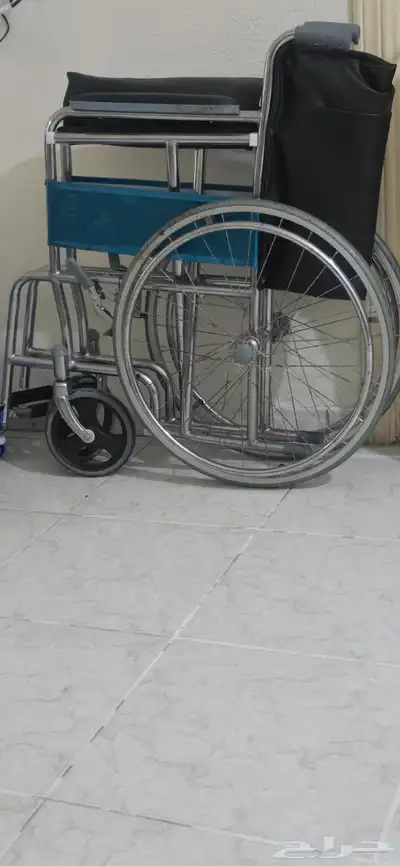 كرسي عجل للكبار السن 0