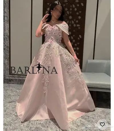 فستان مناسبات او ملكة من بارلينا وردي 1