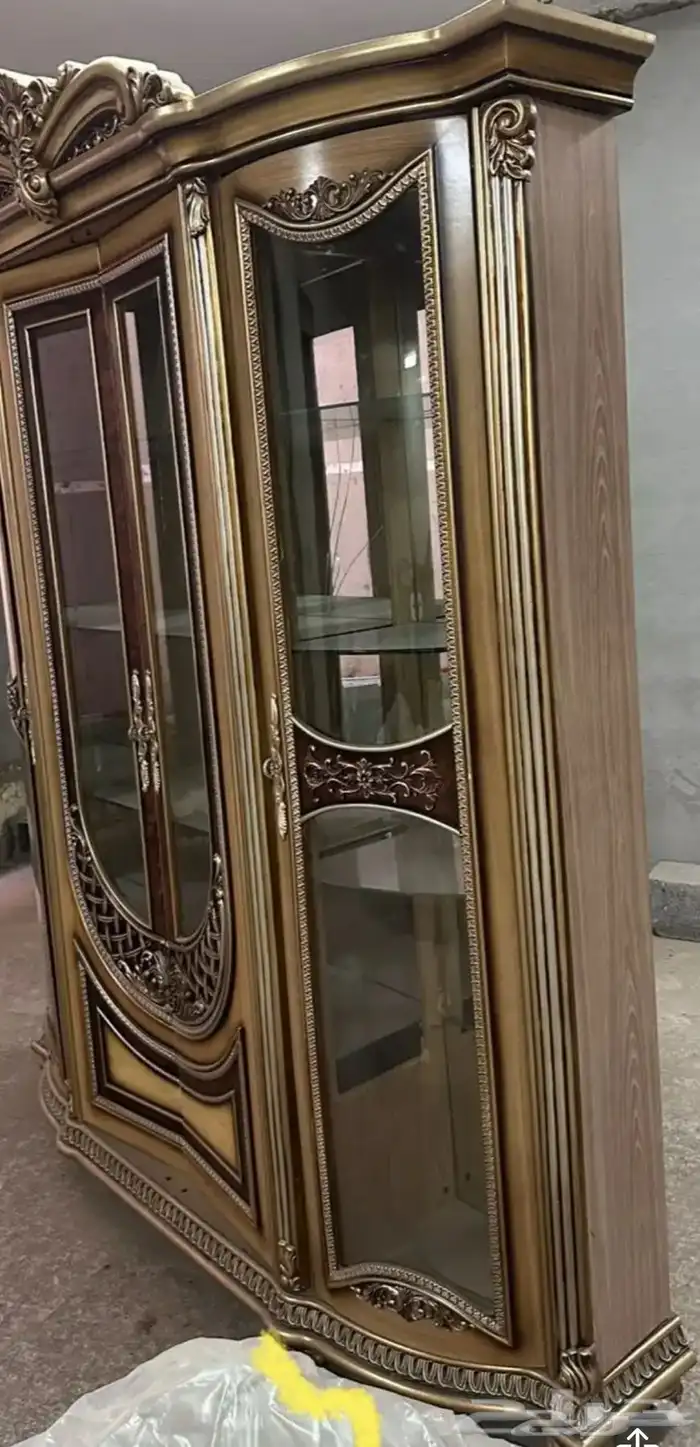 طاولة طعام فخمه مع بوفيه عشر كراسي 3
