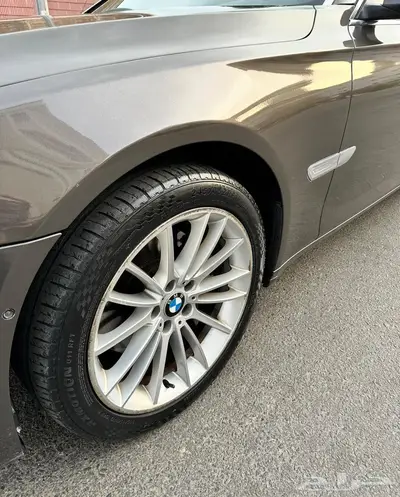 للبيع BMW 740 Li مخزن 2013 نظيف جدا ممشى 112 22