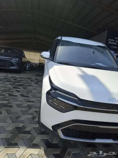 كيا كارينز GLS مقود جلد طاولة طعام شرائح زينون 2025 2