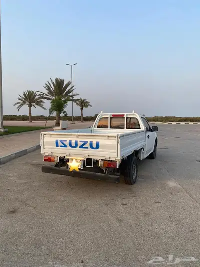 ايسوزو ديماكس 2004 جوانب 3