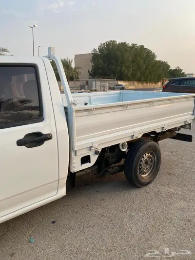 ايسوزو ديماكس 2004 جوانب 6