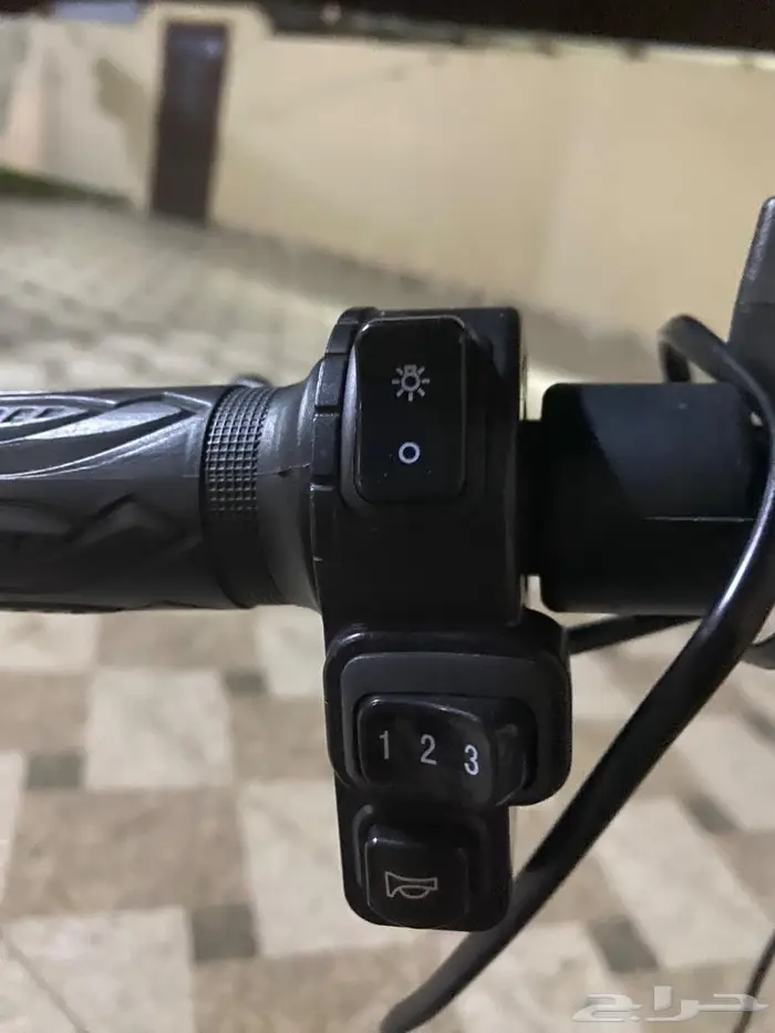 للبيع سكوتر كهربائي استعمال يومان فقط 4