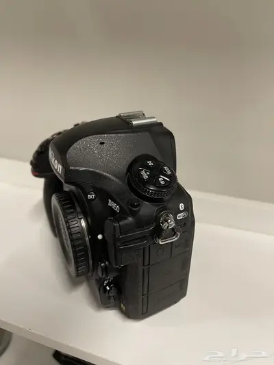 كاميرا Nikon و4 عدسات index